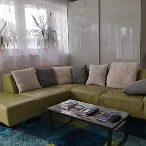 Apartment 1,5 Szobas Lakas Terasszal,koezel A Szechenyi Fuerdohoez, Budapest